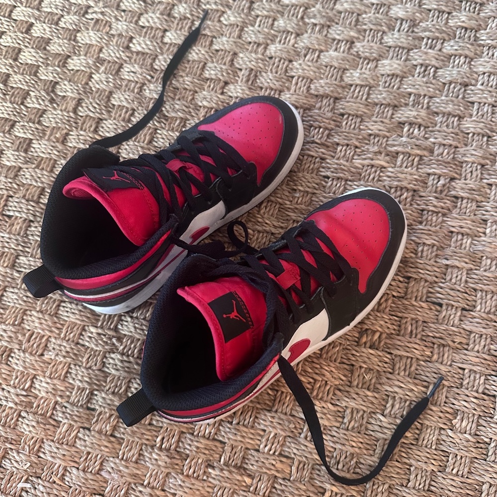 LITTLE KIDS' AIR JORDAN RETRO 1 High Top Sneaker